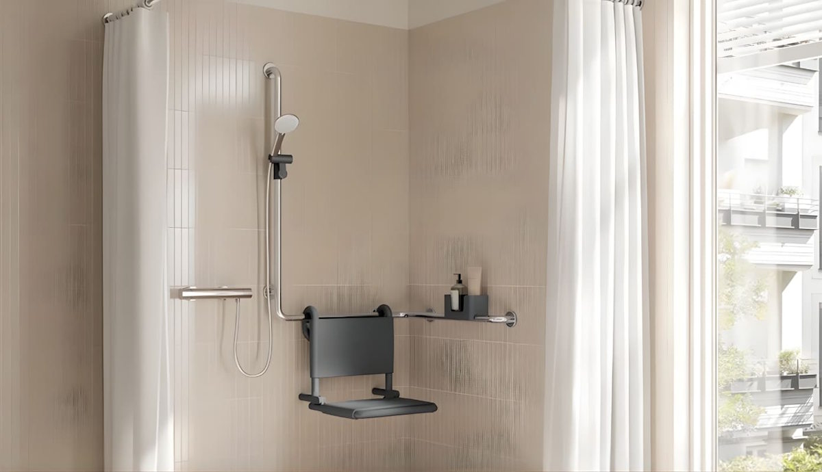 An AKW Bama Hanging Seat