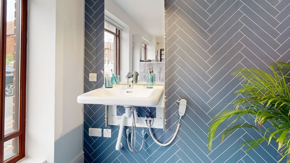 Granberg Basicline 433 electric basin lift in the Bathroom Area
